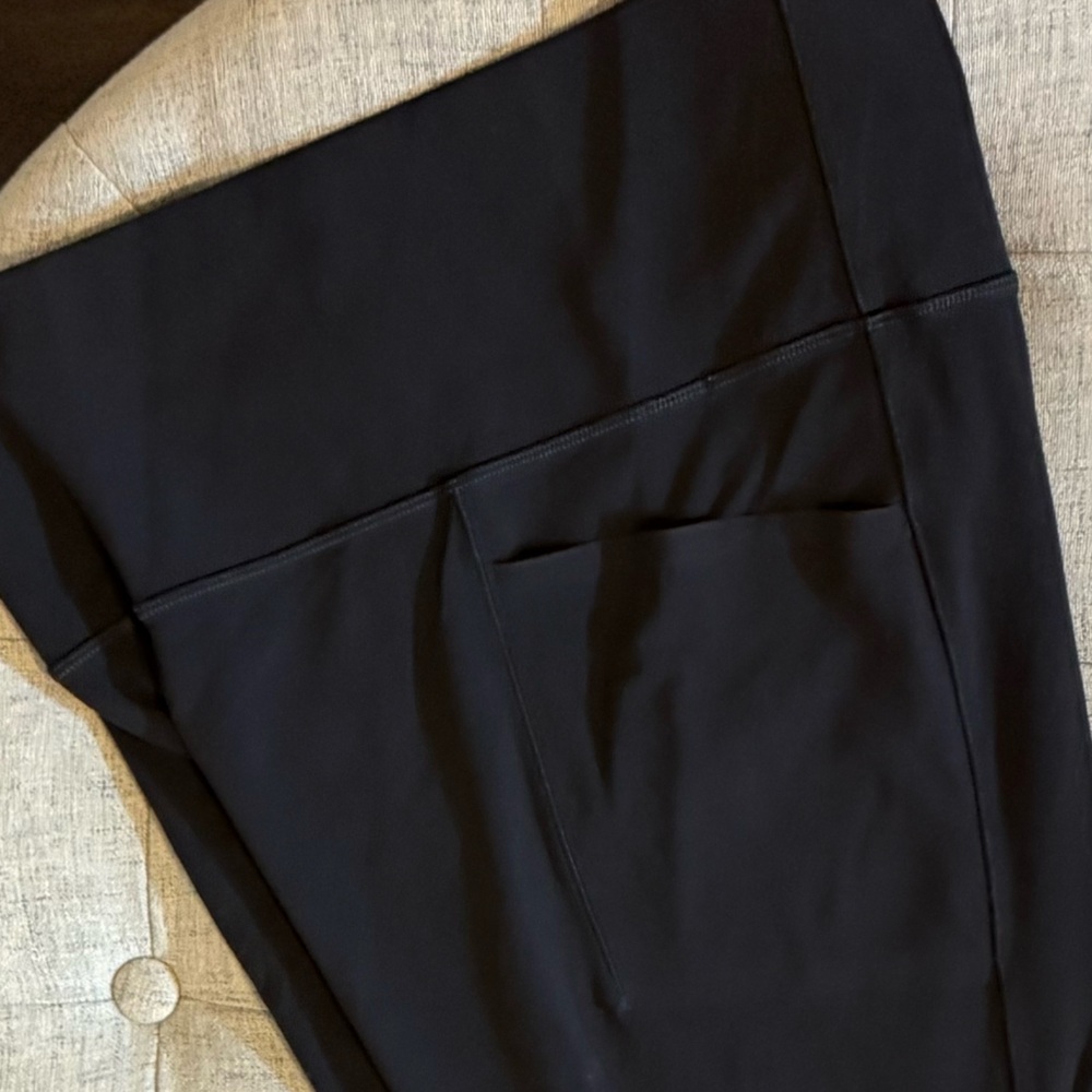 Athleta Black Salutation Stash Pocket High Rise Large💎EUC Retail $109 - Picture 8 of 11